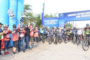 Kapolda Jambi Lepas Sepeda Sehat Generasi Milenial Anti Narkoba 