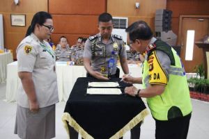 Kapolda Jambi Tandatangani Pakta Integritas Panita dan Peserta Seleksi Diklatpim TK.III