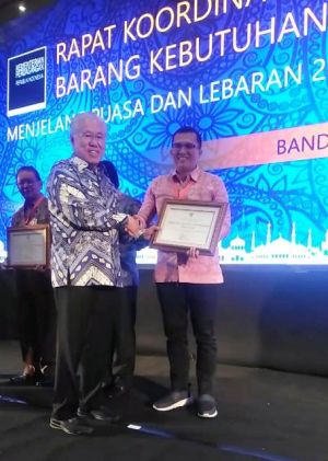 Kinerja Dinilai Baik, Ariansyah terima Penghargaan Dari Kementrian Perdagangan RI