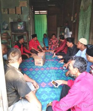 Safari Politik di Perbatasan Jambi-Riau, Edi Singgahi Senior PDIP yang Lagi Sakit