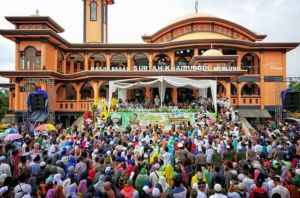 Ribuan Massa Kepung Masjid Besar Suryah Khairuddin Merlung, Ini Kata UAS