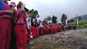 Ratusan Pelajar Sambut Kehadiran Kasdam II/Swj di Penutupan TMMD Kodim Kerinci
