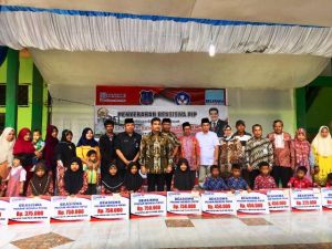 Salurkan Beasiswa PIP di Kuala Tungkal, SAH Dukung Percepatan Pencairan Daerah Pesisir