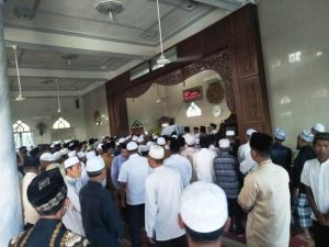 HBA Langsung Jadi Imam Shalatkan Jenazah Ibunda