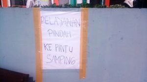 Atap Roboh Diterjang Angin, Kantor Pos Bungo Tetap Berikan Pelayanan ke Warga