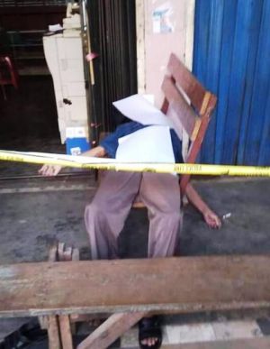Warga Ditemukan Tidak Beryawa di Depan Toko Fotocopy