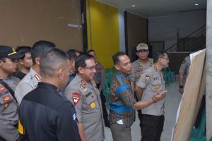 Kapolda Pantau Pospam Terpadu TNI-POLRI dan Beberapa TPS di Kota Jambi 