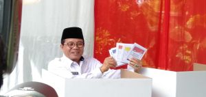 Gunakan Hak Suara di TPS 14 Telanaipura, Fachrori : Mudah-mudahan Aman Tentram