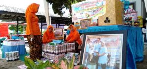 Gebyar Hardiknas, Stand Pameran yang Dikunjungi Fachrori Pajang Foto ZZ Sewaktu Beri Penghargaan   