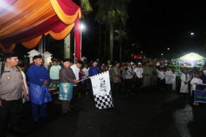 Bupati Safrial Lepas Peserta Festival Arakan Sahur 2019