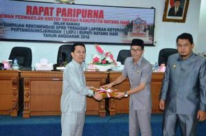 Bupati Syahirsah Hadiri Paripurna Penyampaian Rekomendasi LKPJ Tahun 2018