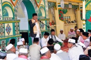 Shalat Jum’at di Masjid Agung Sungai Penuh, Fachrori Imbau Aktifkan Pengajian Antara Maghrib– Isya