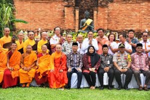 Hadiri Perayaan Suci Waisak di Candi Muaro Jambi, Wali Kota Fasha Serukan Pesan Kedamaian