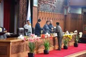 DPRD Provinsi Sahkan Perubahan Peraturan Tatib Pemilihan Cawagub Jambi