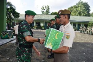 Sambut Idul Fitri, Prajurit Dan PNS Korem 042/Gapu Terima Bingkisan Lebaran