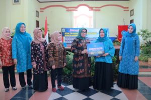 Rahima Serahkan Bantuan Bagi Korban Kebakaran Pangkal Duri