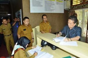 Hari Pertama Kerja, Bupati Syahirsah Temukan ASN Bolos