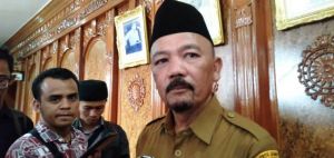 Uji Coba Aspal Karet Pertama Kali, PU Provinsi Jambi Kucurkan Rp600 Juta untuk 300 Meter Jalan