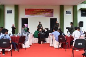 Halal Bihalal dengan Insan Pers, Danrem Ajak Media Perang Terhadap Informasi Menyesatkan