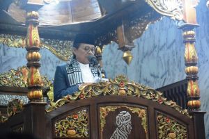 Sholat Jum’at Di Bangko, Fachrori Ajak Warga Tingkatkan Ibadah
