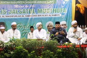 Safrial: Cintai Allah Dan Rasulullah Dengan Memuliakan Para Ulama Dan Habaib