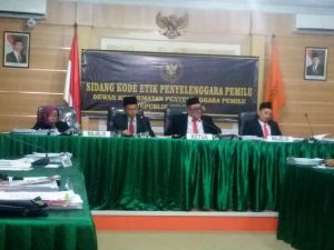 Tanggapi Aduan Terkait Caleg Pindah Parpol, DKPP RI: Jika Masih Aktif, Mereka Wakili Partai Apa?