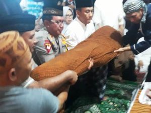 Kapolda dan Istri hingga Dirkrimum Polda Jambi Sambangi Rumah Duka Almarhumah Nyimas Darwis