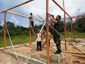 Dulu Tinggal di Rumah Kakak, Buruh Karet Akhirnya Punya Rumah Berkat TMMD