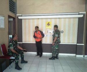 2 RT di Ladang Peris Belum Masuk Listrik, Babinsa Rilman Koordinasi ke PLN
