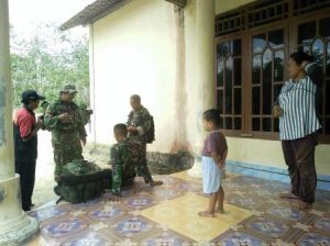 Antar Satgas ke Orang Tua Asuh, Pasiter Kodim 0415/Bth: Jaga Nama Baik TNI