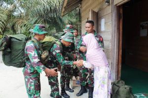 Serahkan Anggota Satgas, Sertu Sitanggang: Kalau Ada Kendala Laporkan ke Kami