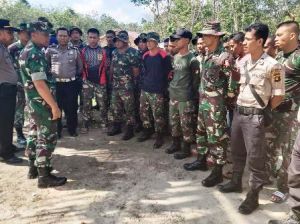 Bagi Tugas Satgas TMMD 105 di Desa Ladang Peris Sebelum Bekerja, Danramil: Jangan Kaku