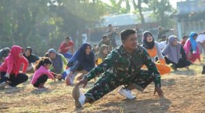 Tentara Yang Getol Pelopori Senam Kebugaran di Lokasi TMMD