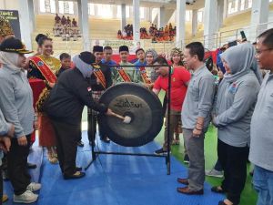 Rebutkan Piala Bergilir Kajati Jambi, Bupati Syahirsah Hadiri Pembukaan Kejurda Gulat