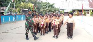 Danru TMMD Yogi  Ajari Siswa SD 179 Desa Ladang Peris Baris Berbaris