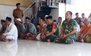 Ingatkan Prajurit Tetap Rajin Beribadah Saat ber -TMMD