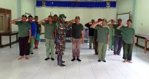 Anggota Linmas Kalikondang Juga Menangguk Untung Berkat TMMD