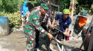 Serunya Danramil dan Kapolsek Ikut Bekerja di Lokasi TMMD