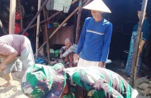 Rehab Sejumlah Rumah Warga, TNI 