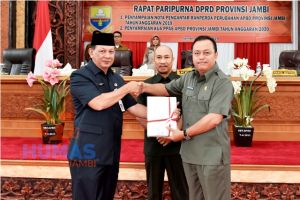 Sekda Sampaikan Nota Pengantar Ranperda Perubahan APBD 2019 Ke DPRD Provinsi Jambi