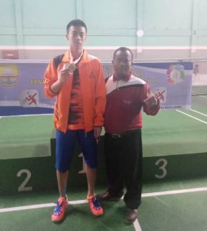 Bernard Chan Atlet Bulu Tangkis dari  SMA Sembilan Lurah Melaju ke O2SN Tingkat Nasional