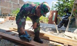 Puluhan Rangka Rumah Telah Diselesaikan TNI Satgas TMMD Ini 