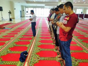 Lebih Dekat dengan Bupati Merangin Al Haris: Jadi Imam Shalat pun Bisa