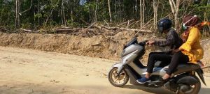 Jalan Baru TMMD Ramai Diberitakan, Warga Ini Sengaja Datang Buktikan Manfaatnya