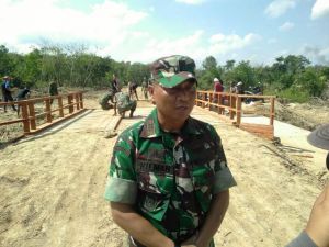 Pembuatan Skraf Jalan, Alat Berat Kembali Diterjunkan di Jalan TMMD