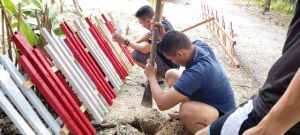 Saefudin Bangga Diberi Hadiah Pagar Merah Putih dari Satgas TMMD