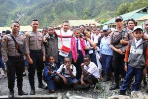 Beginilah Antusias Peserta English Club Binmas Noken Polres Puncak Jaya