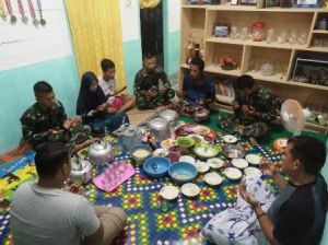 Jelang Perpisahan, Prada Maulana Dkk Gelar Doa Bersama di Rumah Orang Tua Asuh