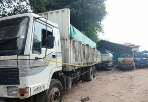 Polisi Segel Gudang PT Ocean Energy di Jalan AR Saleh Jambi