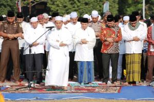 Pemprov Jambi Laksanakan Shalat Istisqa Mohon Hujan, Fachrori: Mari Kita Jaga Lingkungan 